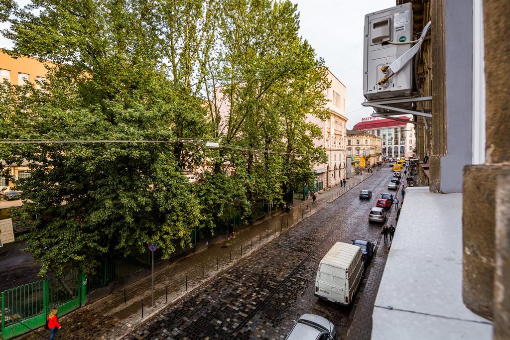 Avangard Kulisha 15 Apart Lviv Exterior photo