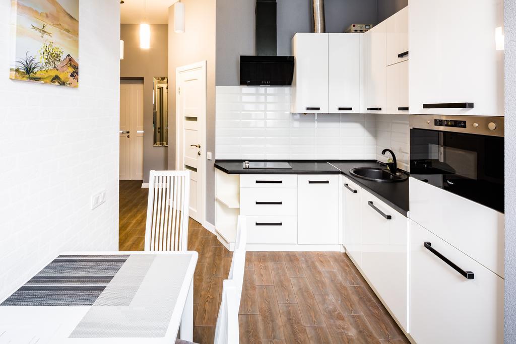 Avangard Kulisha 15 Apart Lviv Exterior photo